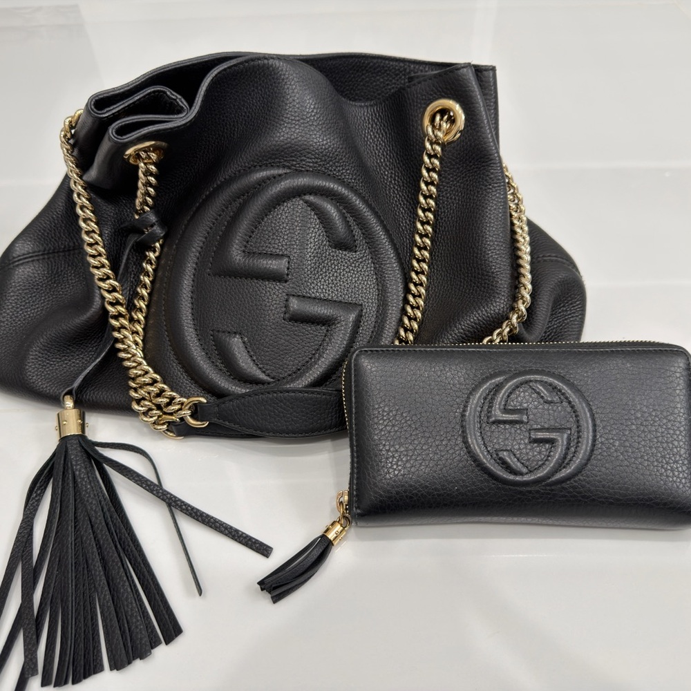 Gucci Black Leather Shoulder Bag with Gold Chain